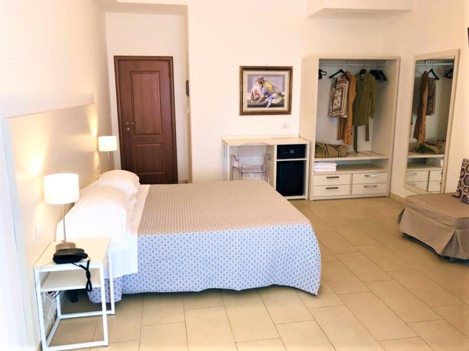 Hotel Villa Eleonora Scauri  Esterno foto