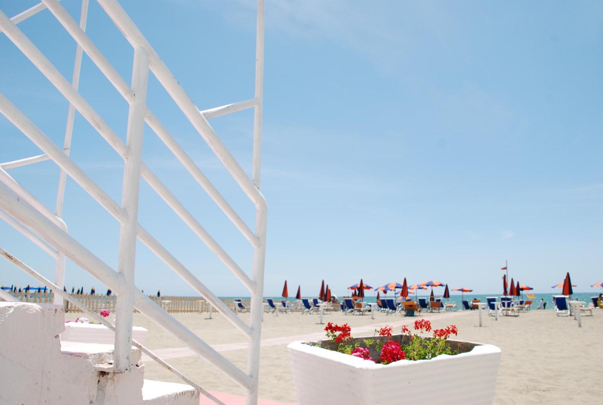 Hotel Villa Eleonora Scauri  Esterno foto