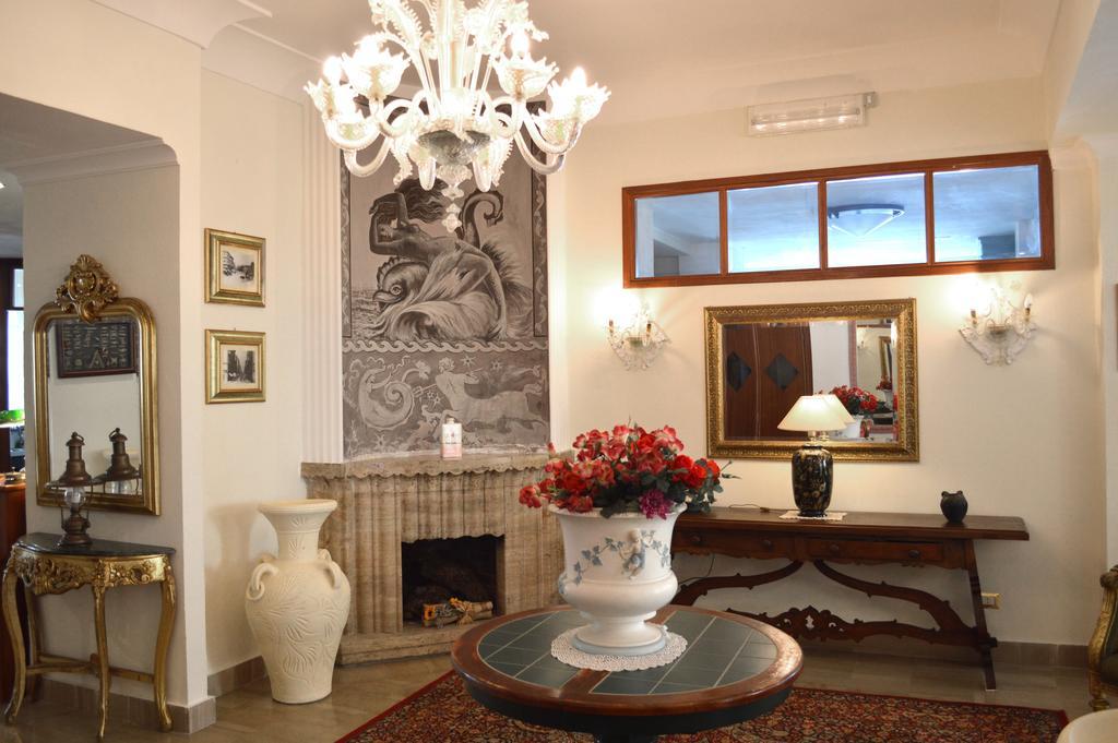 Hotel Villa Eleonora Scauri  Esterno foto