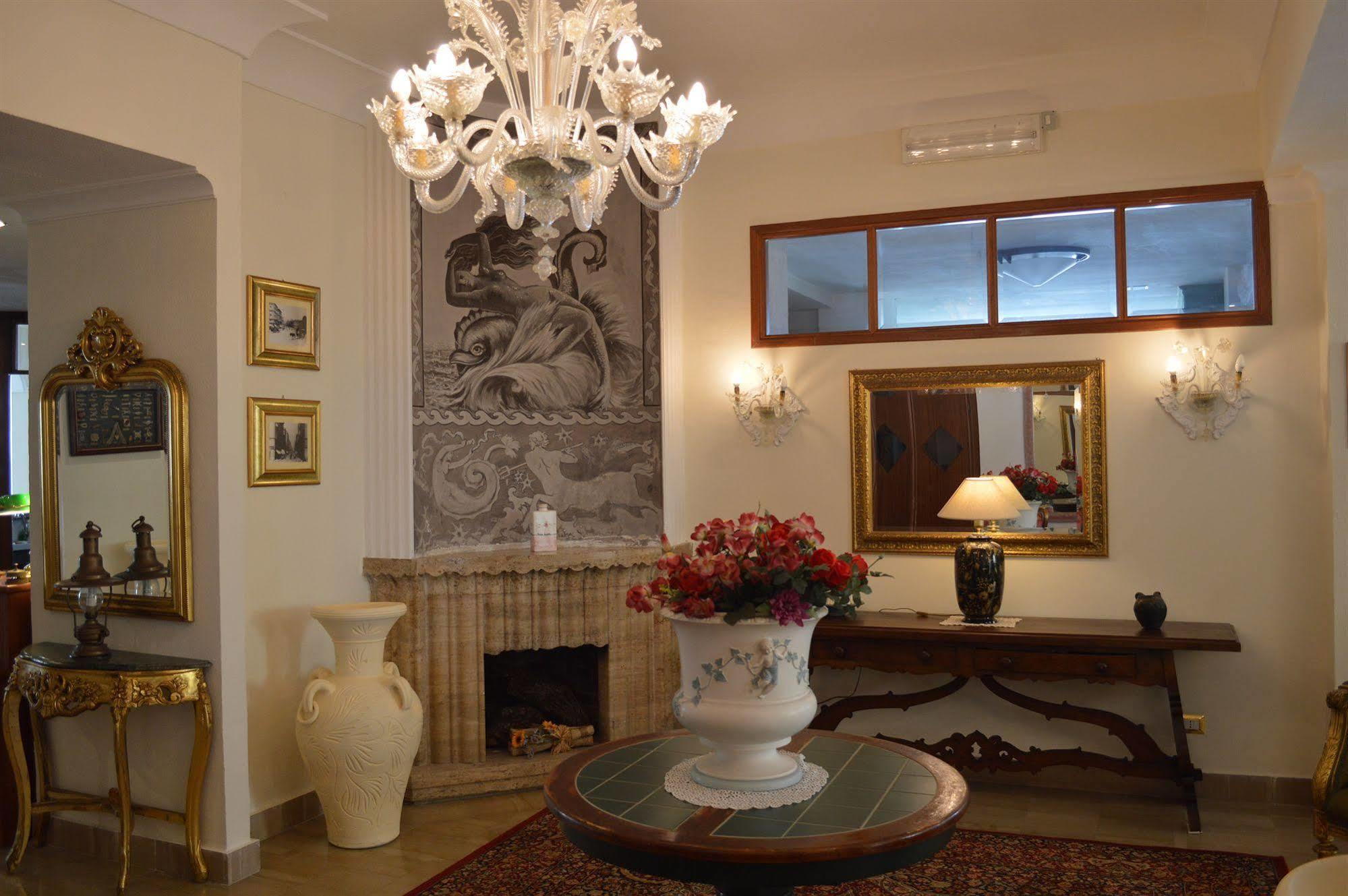 Hotel Villa Eleonora Scauri  Esterno foto