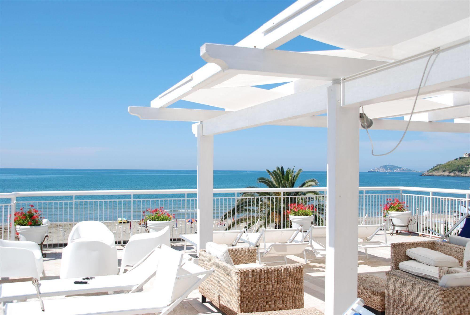 Hotel Villa Eleonora Scauri  Esterno foto