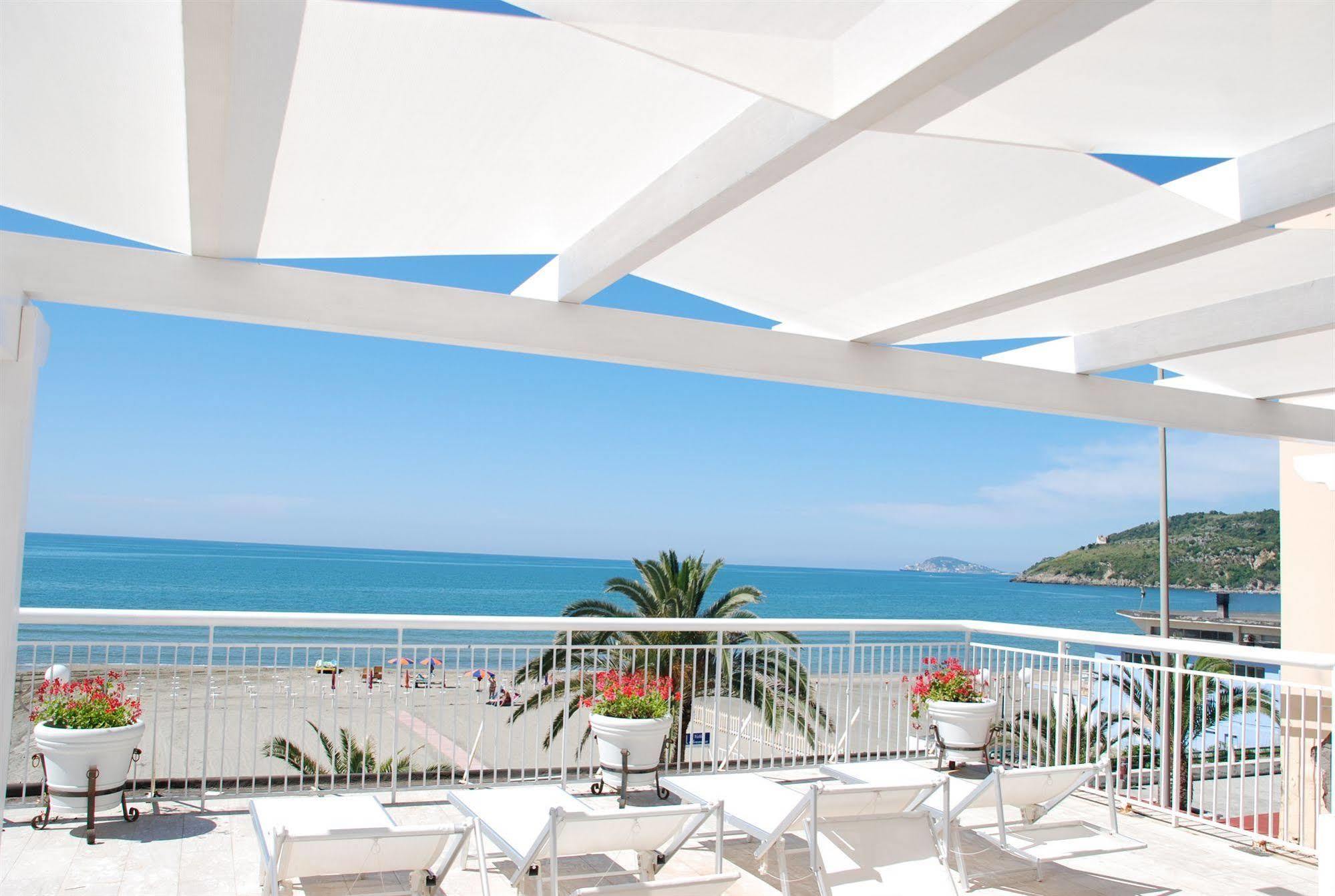 Hotel Villa Eleonora Scauri  Esterno foto